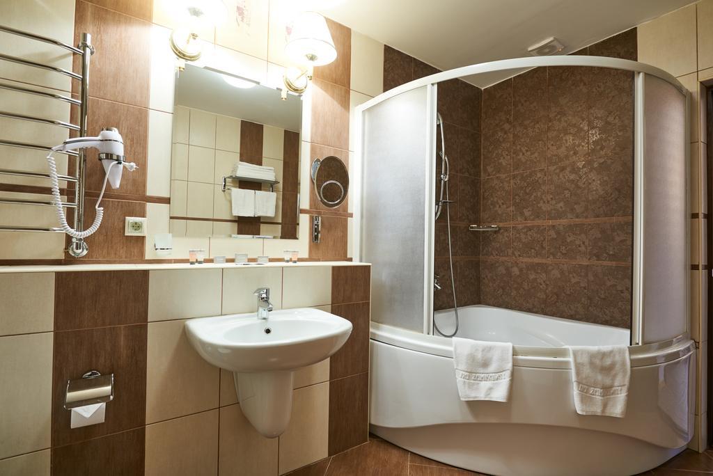 Victoria Hotel Na Zamkovoy Minsk Bagian luar foto